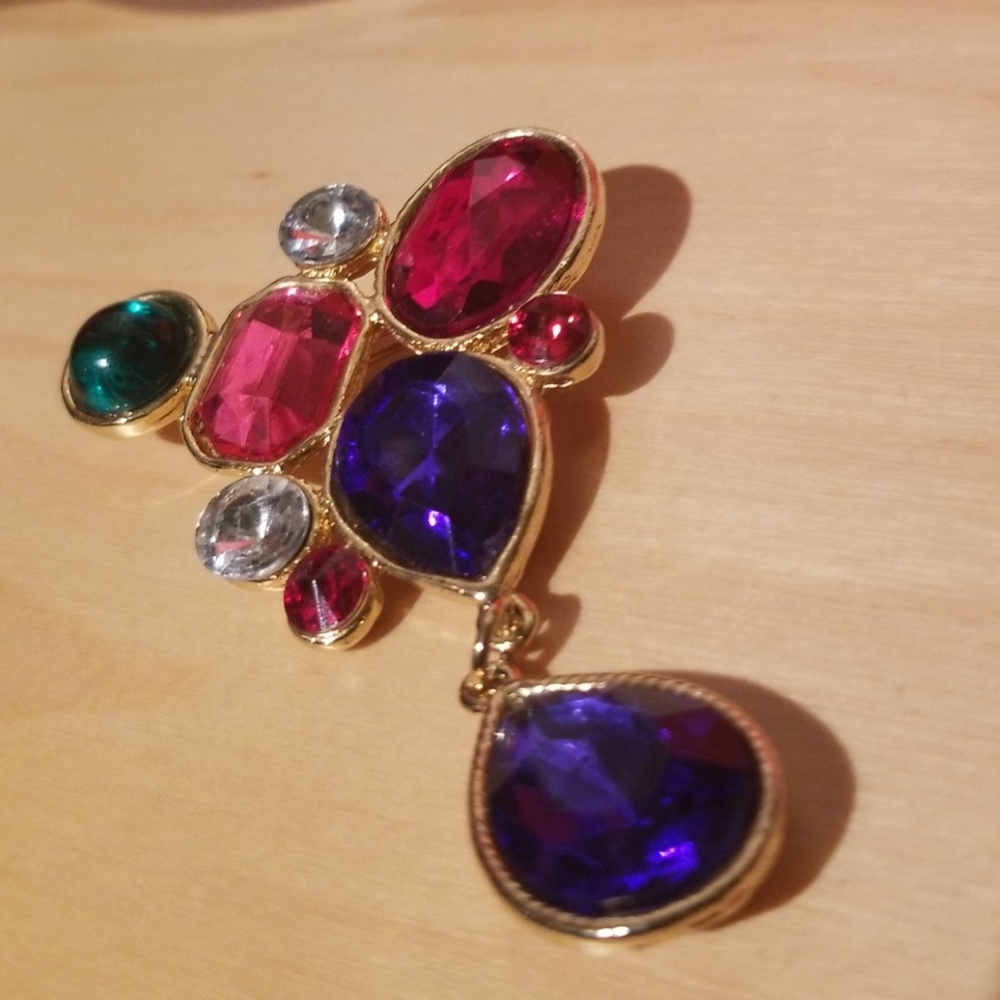 Gorgeous Rhinestone Brooch